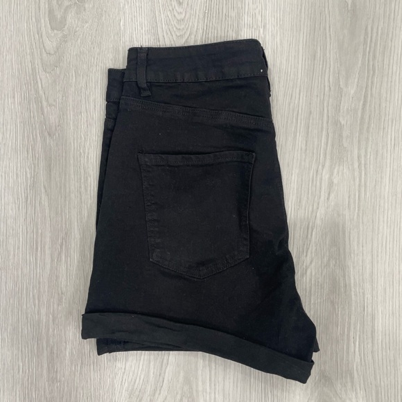 Black denim shorts - Picture 2 of 2